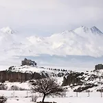 Karbeyaz & *