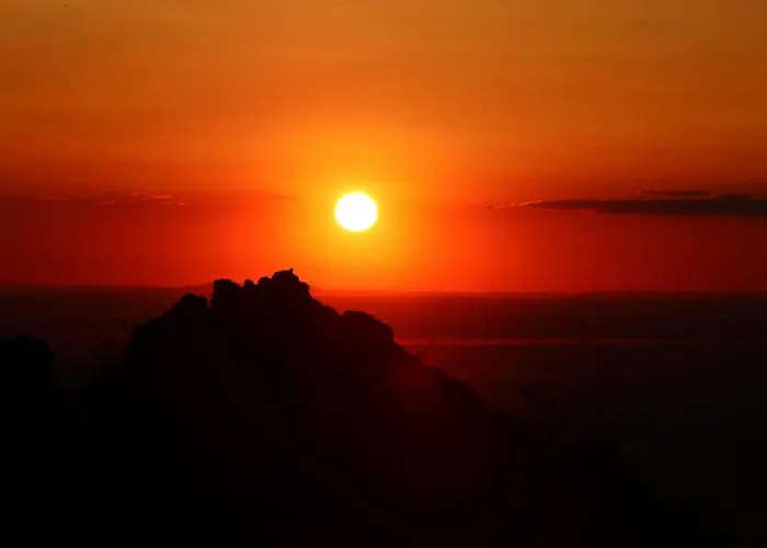 Karbeyaz & Szálloda